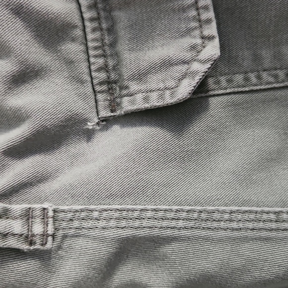 Vintage Levi's Cargo Crops - Picture 4 of 8